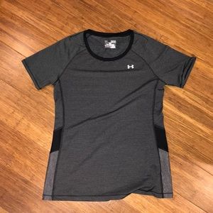 Women’s medium like new under armour shirt